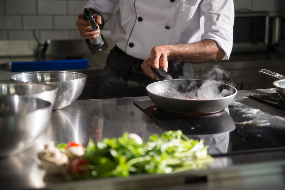 Detaliu de prezentare a unui preparat servit, fotografiat pentru galeria unui site de restaurant